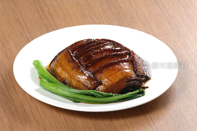 Steamed pork belly with pickled mustard leaves (咸烧白)